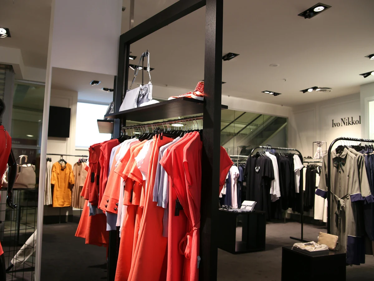 commercial-painting-clothing-retail-store-surrey-decorators Commercial Painting - Commercial Painting Clothing Retail Store