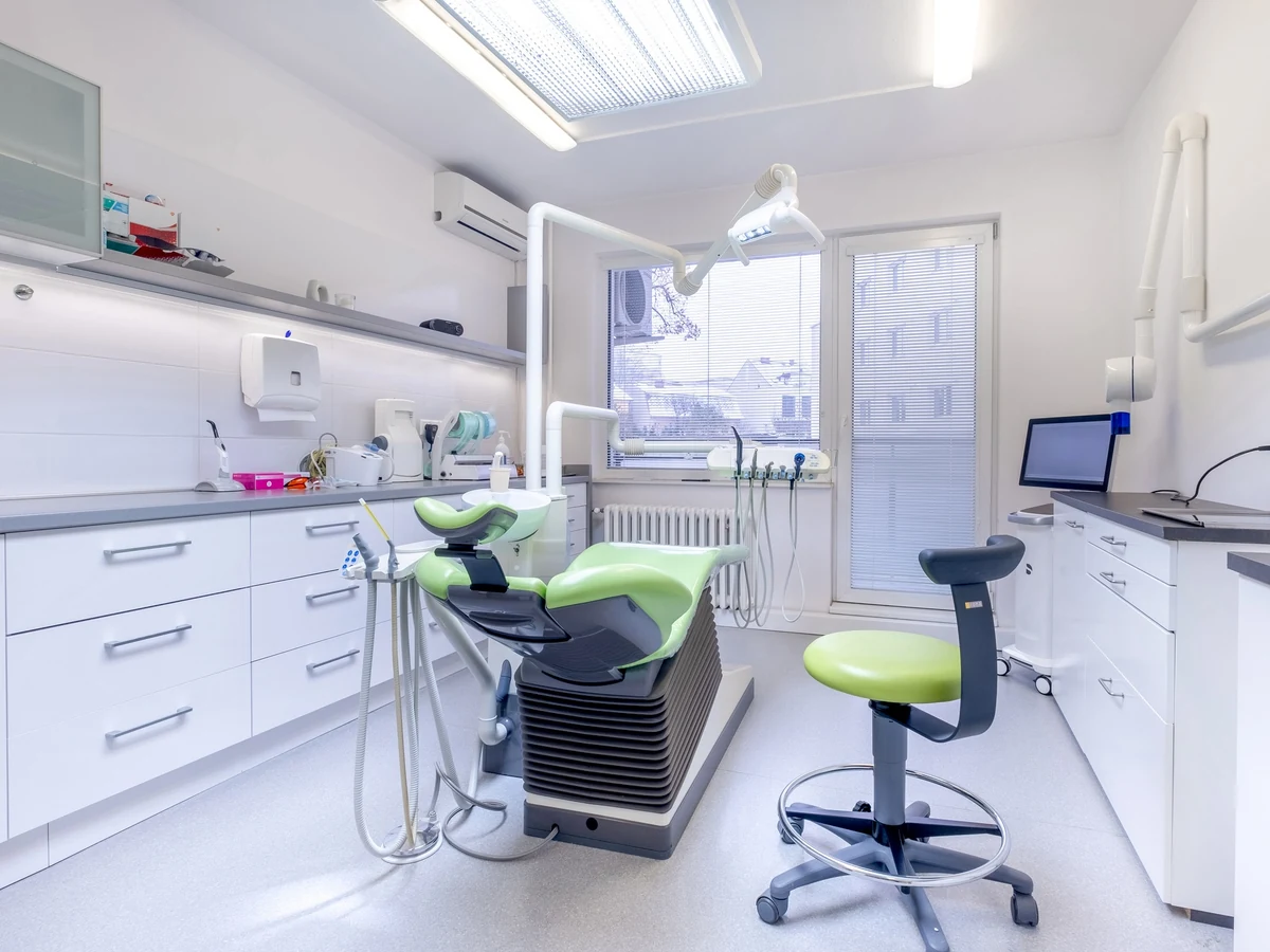 commercial-painting-dental-surgery-room-surrey-decorators Commercial Painting - Commercial Painting Dental Surgery Room