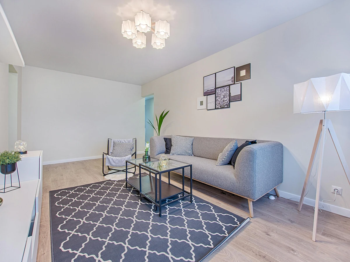 living-room-painting-compact-living-room-surrey-decorators Compact living room painting in Surrey with professional quality finish