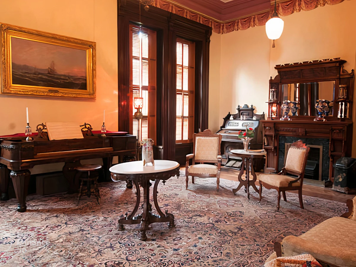 Period Victorian sitting room interior painting in Weybridge by Surrey Decorators