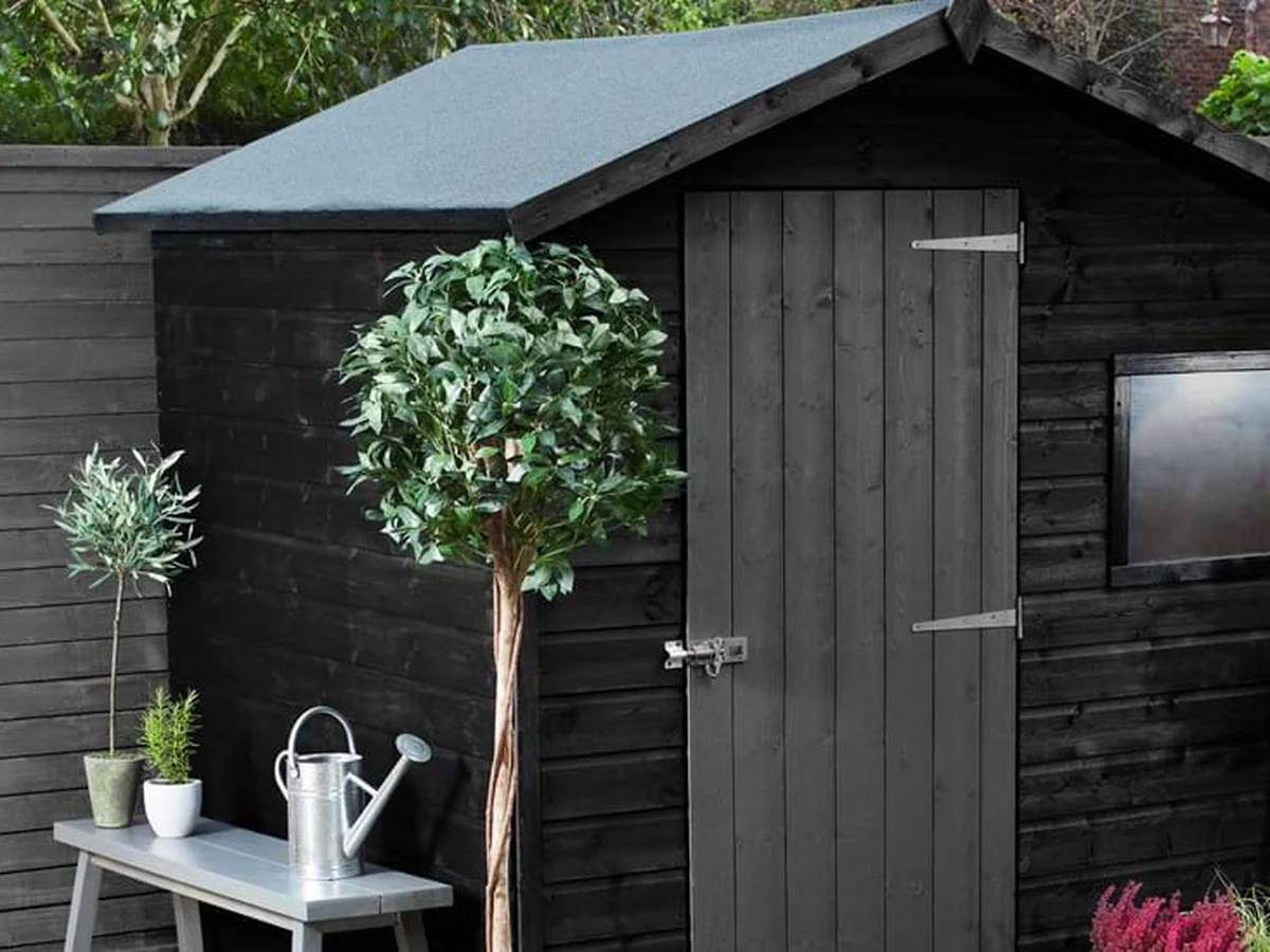 wood-painting-black-garden-shed-surrey-decorators Wood painting black garden shed in Surrey by Surrey Decorators, professional wood painters